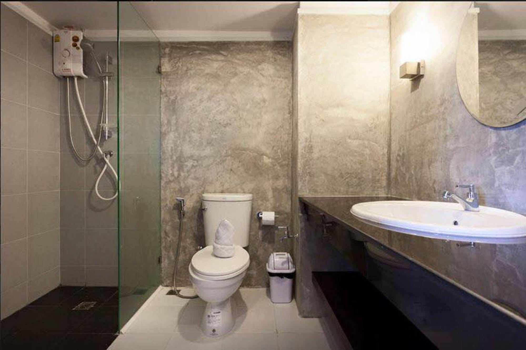 Sereno Airport Hotel Чиангмай Екстериор снимка