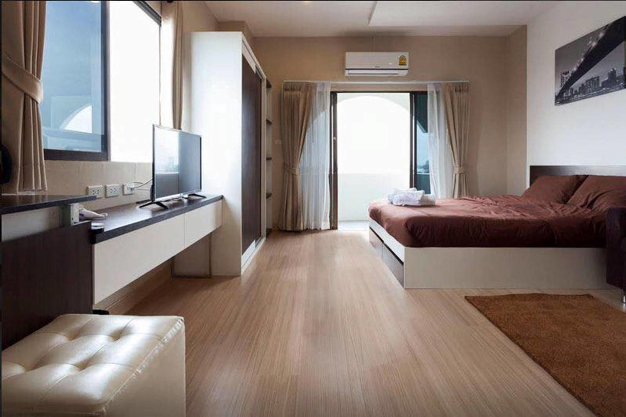 Sereno Airport Hotel Чиангмай Екстериор снимка